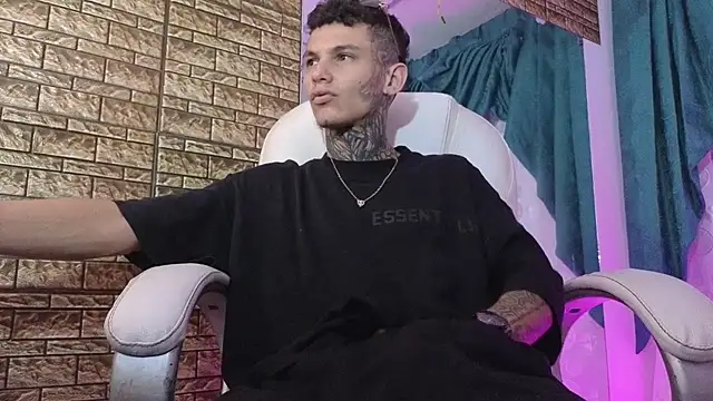 Stuart Boy  online show from October 2025 03:49:02 AM
