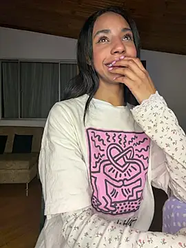 Snapshot of xenia_golden chatting on July 2026 02:20:02 AM xenia golden online show from July 2026 02:20:02 AM