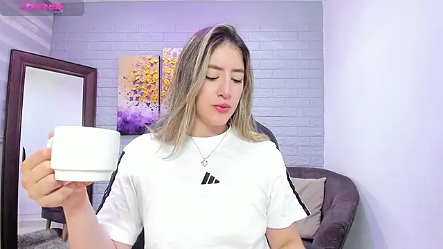  AlejaCruz  online show from March 2026 07:30:01 PM