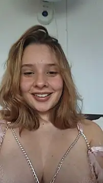 Sophy Bunny online show from December 2025 04:16:01 PM