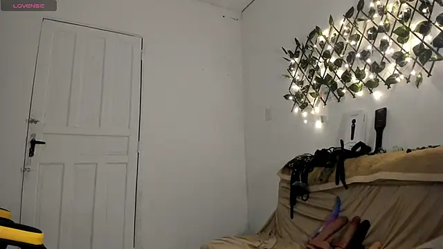 Chica hot dirty online show from December 2024 12:45:02 AM