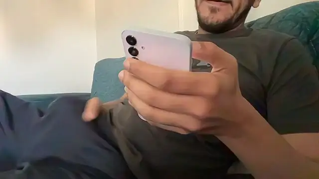 Snapshot of Mooka69 chatting on December 2024 01:50:01 PM Mooka69 online show from December 2024 01:50:01 PM