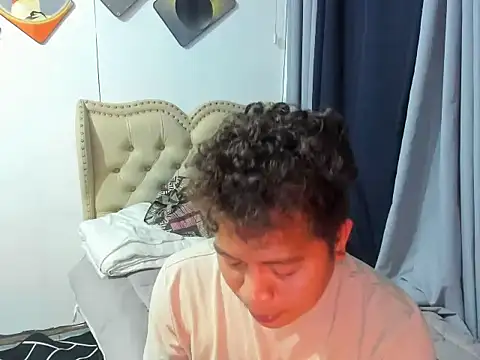 Snapshot of asian_sweetboy chatting on November 2025 05:18:02 AM asian sweetboy online show from November 2025 05:18:02 AM