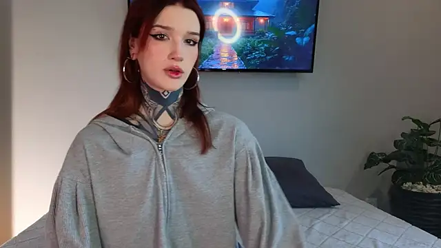 Snapshot of SophieInkk chatting on November 2025 05:52:01 AM SophieInkk online show from November 2025 05:52:01 AM