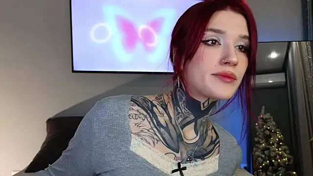 Snapshot of SophieInkk chatting on December 2025 03:24:02 AM SophieInkk online show from December 2025 03:24:02 AM