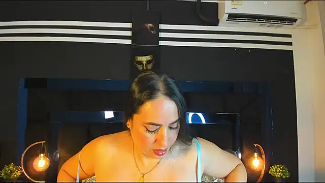 MayraVegas online show from December 2024 01:27:02 PM