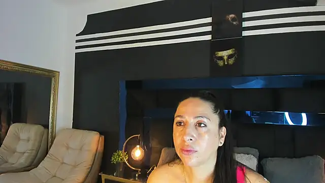 MayraVegas online show from December 2024 01:00:02 PM