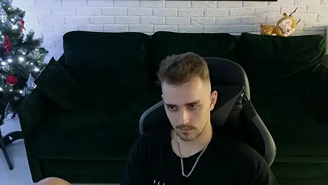 Snapshot of Larstar01 chatting on December 2024 05:02:01 AM Larstar01 online show from December 2024 05:02:01 AM