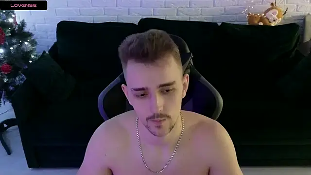 Snapshot of Larstar01 chatting on January 2025 06:16:01 AM Larstar01 online show from January 2025 06:16:01 AM