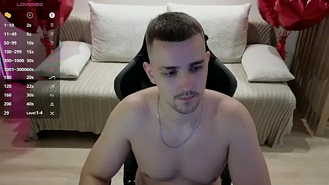 Snapshot of Larstar01 chatting on October 2025 10:44:02 PM Larstar01 online show from October 2025 10:44:02 PM