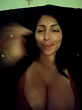 Snapshot of tiffani__love chatting on September 2025 11:26:01 AM tiffani love online show from September 2025 11:26:01 AM