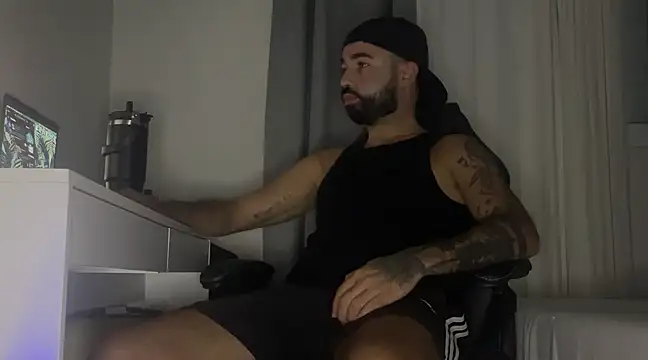 MiloCtc online show from February 2025 03:21:01 AM