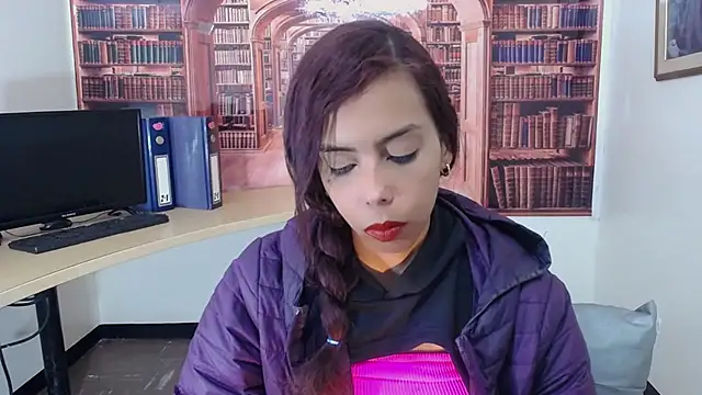 Snapshot of Catalella_Ar chatting on December 2025 03:24:01 AM Catalella Ar online show from December 2025 03:24:01 AM