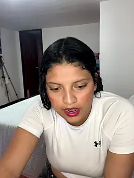 Snapshot of tati__22 chatting on September 2025 06:02:01 PM tati  22 online show from September 2025 06:02:01 PM