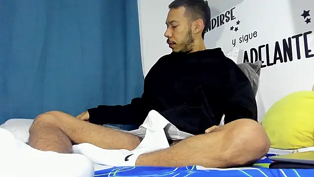 Aronxxs online show from October 2025 10:45:01 AM