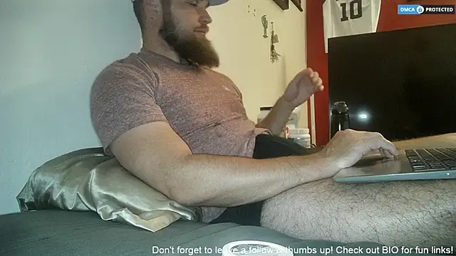 Snapshot of dikdowndaddy chatting on July 2026 08:35:01 PM dikdowndaddy online show from July 2026 08:35:01 PM
