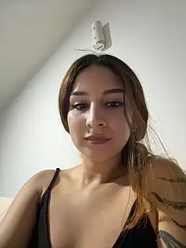 Mon Cherry online show from March 2026 12:38:01 AM