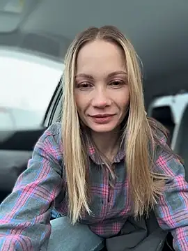 Snapshot of LavenderHot chatting on December 2025 03:23:01 AM LavenderHot online show from December 2025 03:23:01 AM