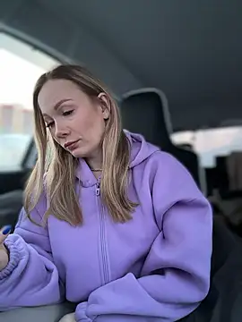 Snapshot of LavenderHot chatting on January 2026 02:47:02 AM LavenderHot online show from January 2026 02:47:02 AM