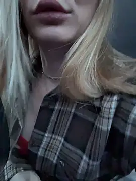 Snapshot of LavenderHot chatting on January 2026 02:46:02 AM LavenderHot online show from January 2026 02:46:02 AM