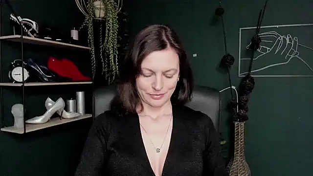 VivianWILD online show from March 2025 10:18:02 AM