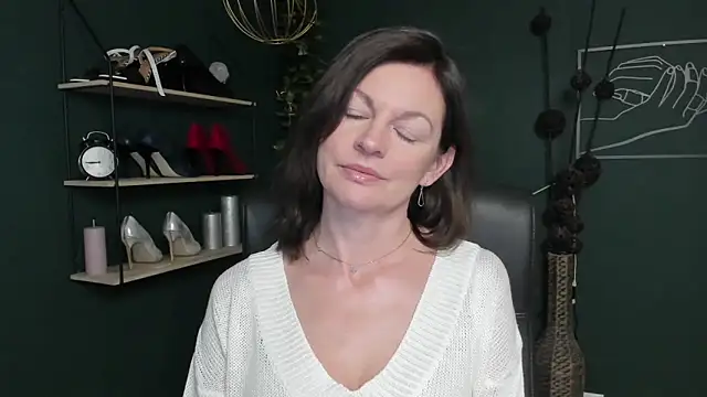 VivianWILD online show from September 2025 08:28:02 AM