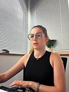 lucie mehott online show from May 2026 09:37:02 AM