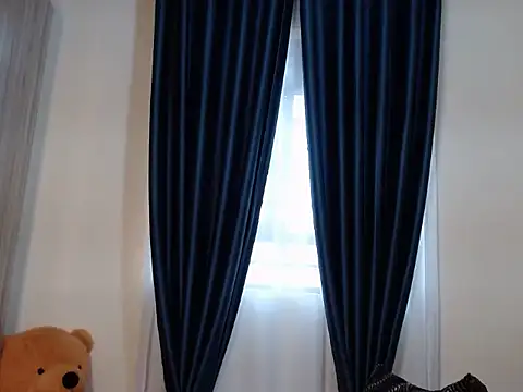 Snapshot of TeenieReeny chatting on October 2025 01:41:02 PM TeenieReeny online show from October 2025 01:41:02 PM