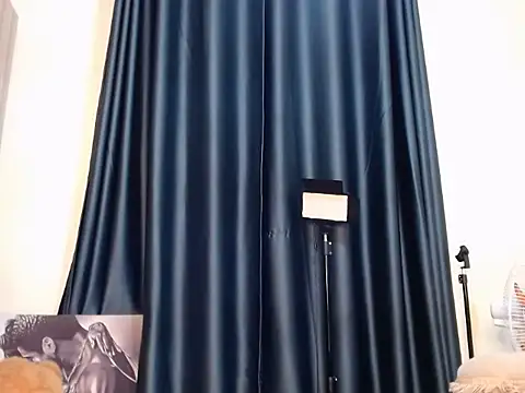 Snapshot of TeenieReeny chatting on March 2026 08:15:02 PM TeenieReeny online show from March 2026 08:15:02 PM