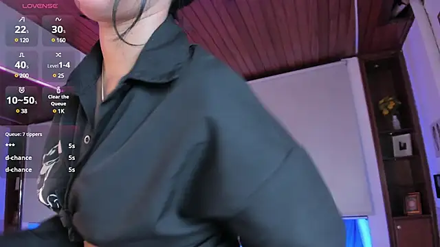 saracorraless online show from February 2025 12:49:01 AM