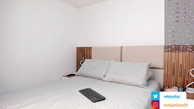 MalejaDiaz  online show from November 2025 07:47:01 PM