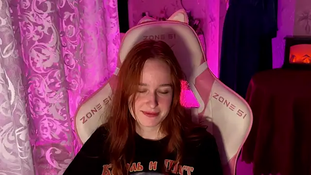 Snapshot of pearl_princess_ chatting on October 2025 01:20:01 PM pearl princess online show from October 2025 01:20:01 PM