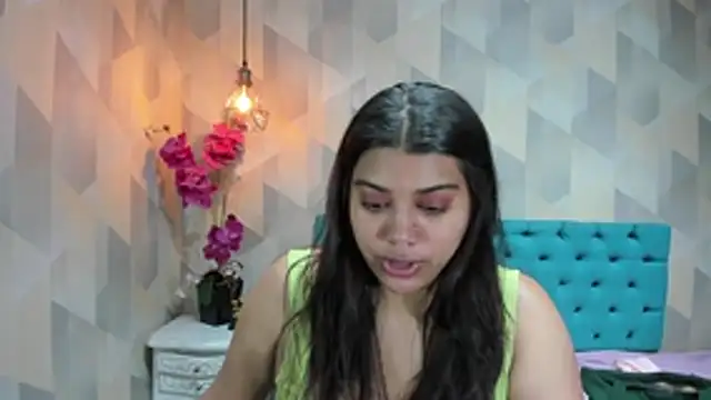 Snapshot of LindaBreeS chatting on June 2026 02:30:01 PM LindaBreeS online show from June 2026 02:30:01 PM