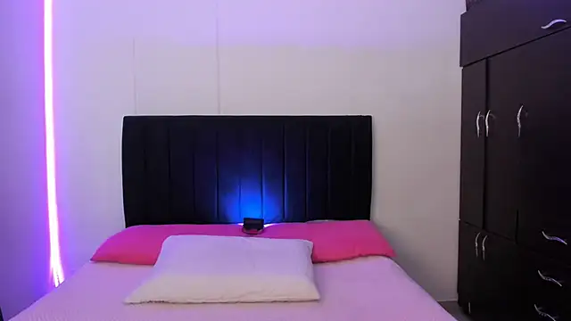 camii evanss online show from December 2024 08:26:02 PM