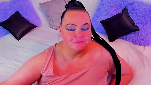 Snapshot of MilanaBiegert chatting on February 2025 10:43:01 PM MilanaBiegert online show from February 2025 10:43:01 PM