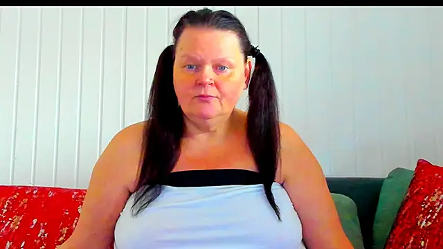 MilanaBiegert online show from January 2026 10:31:02 AM