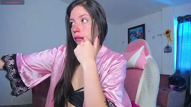 katty snow online show from April 2026 04:37:02 PM