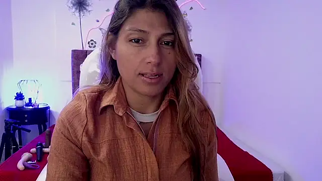 elena detroya online show from October 2025 12:25:02 PM
