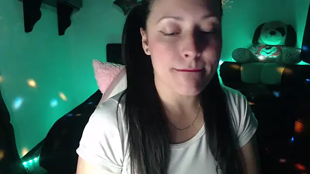 Allisonnlopez online show from December 2025 08:27:01 PM