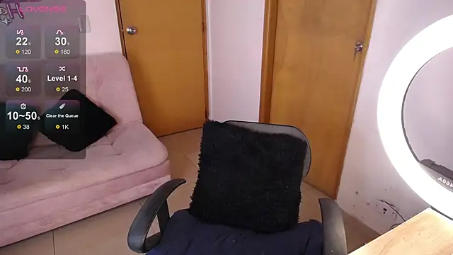 Emii Sweet online show from April 2026 01:42:02 PM