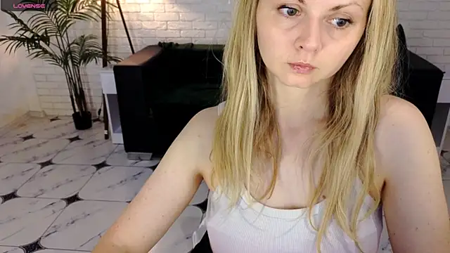 SmilingEmily  online show from September 2025 06:18:01 AM