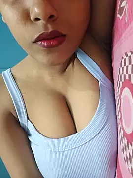 Snapshot of sexyindi_couple chatting on June 2026 07:28:01 AM sexyindi couple online show from June 2026 07:28:01 AM