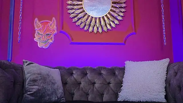 Julieta Russell online show from January 2026 12:11:01 PM