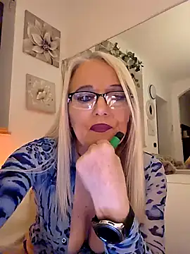 kikkastar online show from February 2026 08:40:02 PM