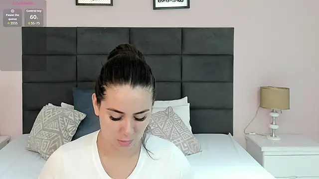 Snapshot of MadisonJenner chatting on January 2026 09:57:01 AM MadisonJenner online show from January 2026 09:57:01 AM