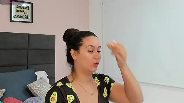 Snapshot of MadisonJenner chatting on February 2026 11:53:02 AM MadisonJenner online show from February 2026 11:53:02 AM