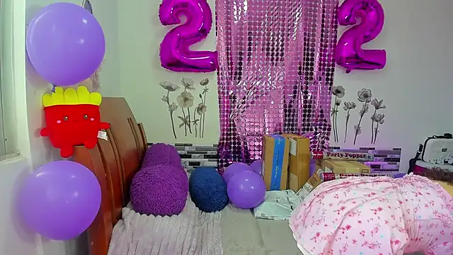 Snapshot of Angela_hank2 chatting on June 2026 01:12:02 PM Angela hank2 online show from June 2026 01:12:02 PM