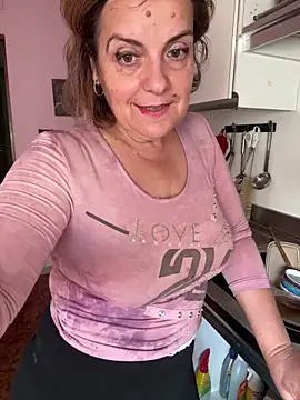 Snapshot of Sunbelxx chatting on September 2025 07:35:02 AM Sunbelxx online show from September 2025 07:35:02 AM