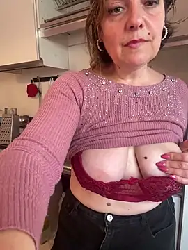 Snapshot of Sunbelxx chatting on October 2025 09:24:02 AM Sunbelxx online show from October 2025 09:24:02 AM