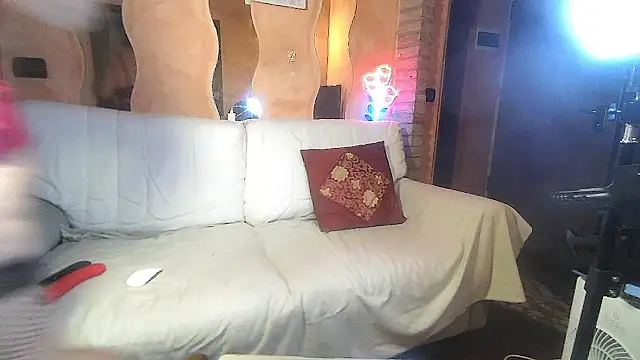 Snapshot of Sunbelxx chatting on November 2025 04:16:01 PM Sunbelxx online show from November 2025 04:16:01 PM